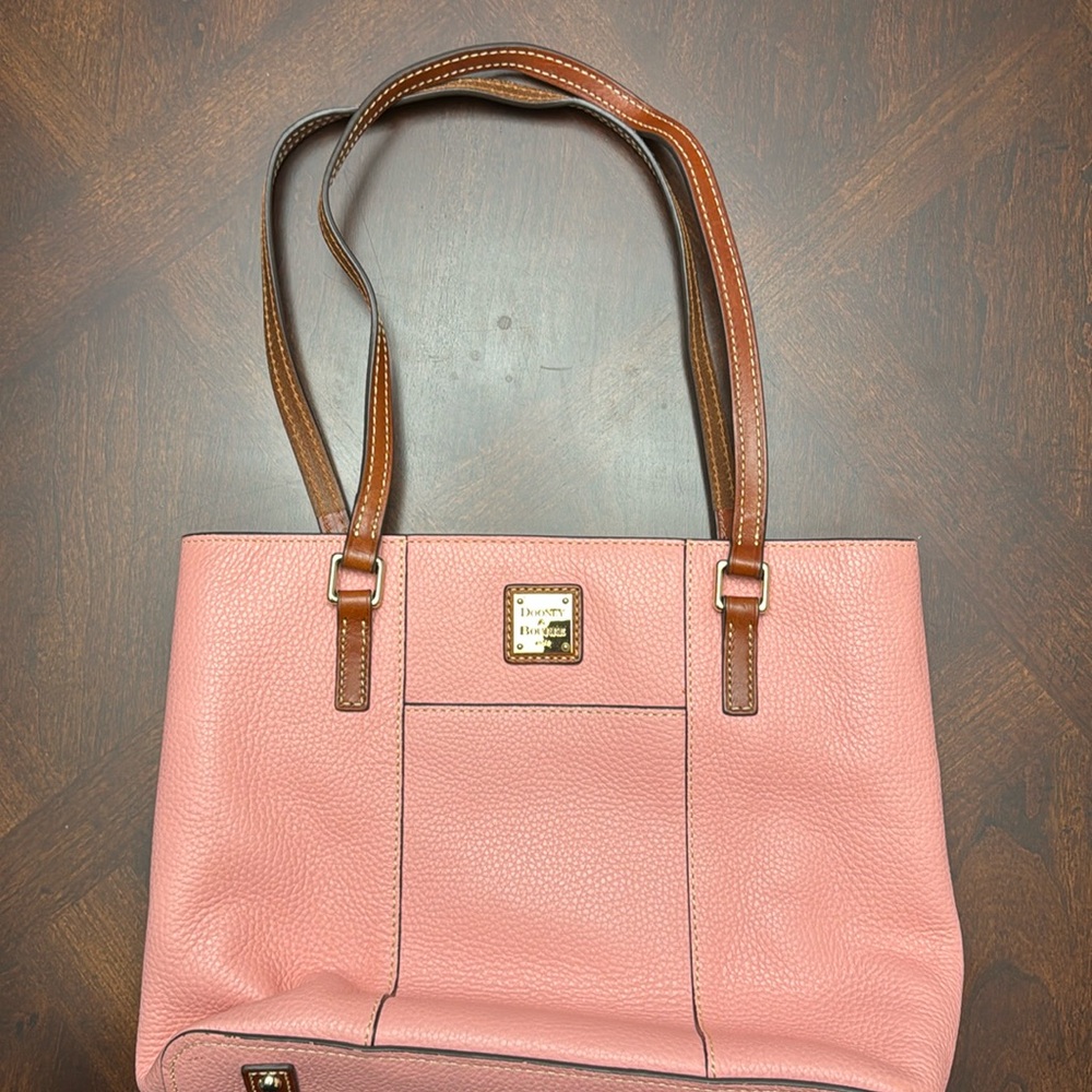 Dooney & Bourke purse.